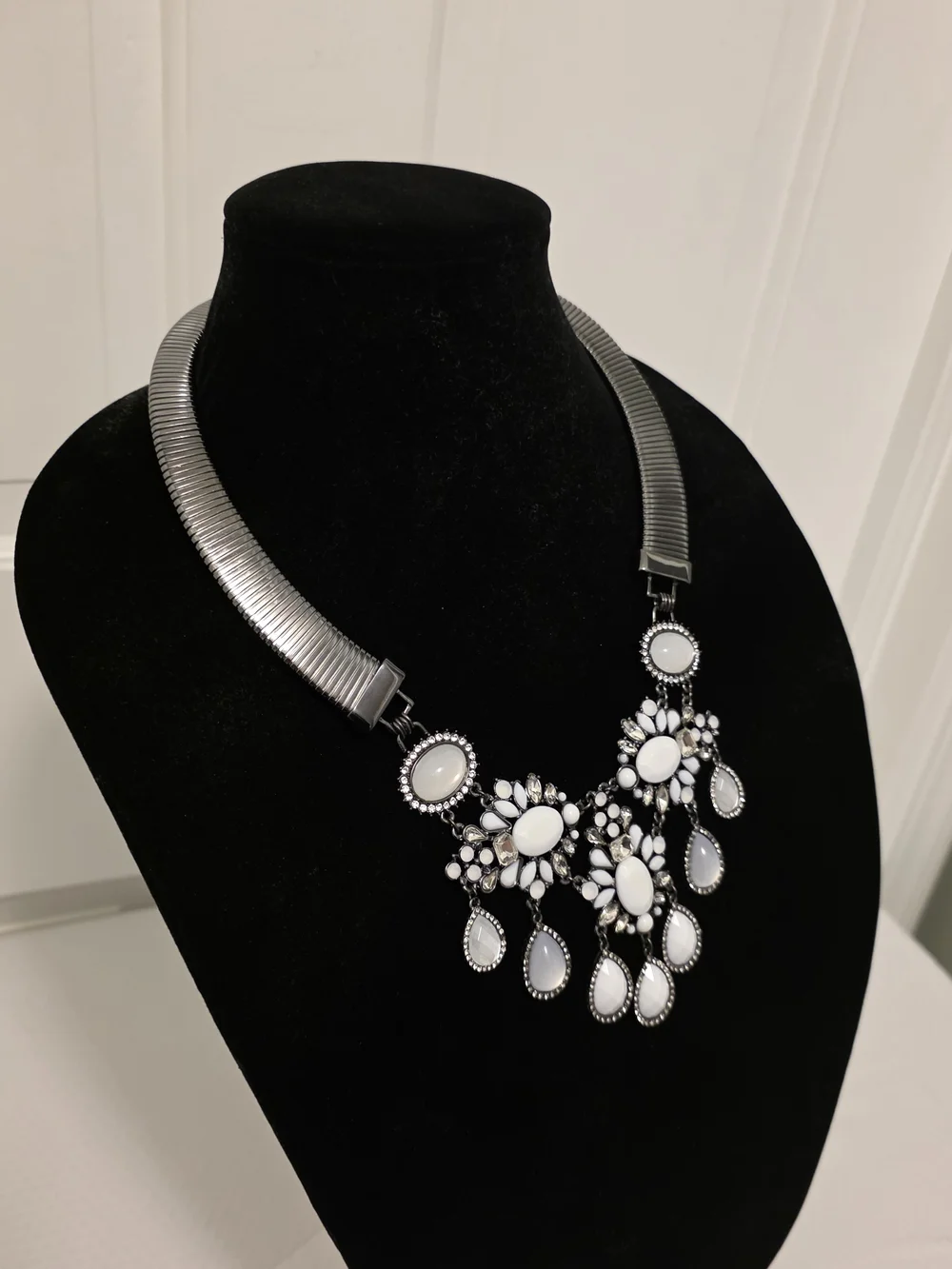 Express fashion jewelry